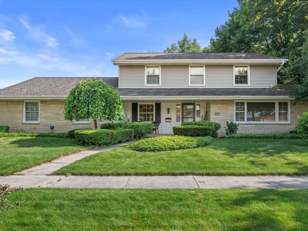 1811 W Halsey Ave, Milwaukee, WI 53221