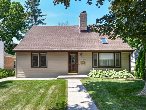 5769 N River Forest Dr, Glendale, WI 53209