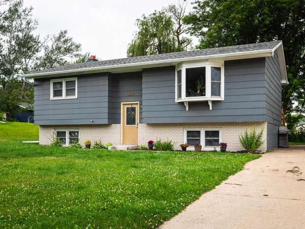 1606 Cliffview Dr, Holmen, WI 54636