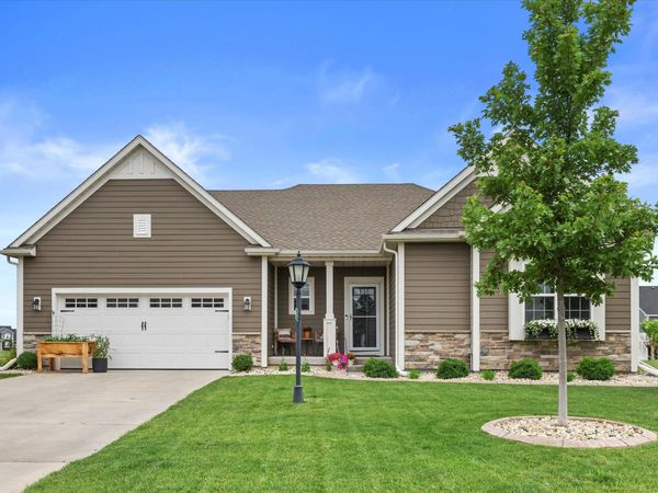 35174 Winnebago Ct, Summit, WI 53066