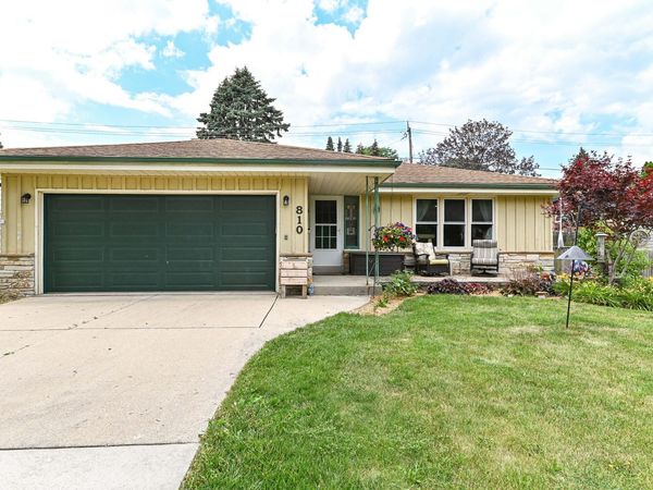 810 17th Ave, South Milwaukee, WI 53172