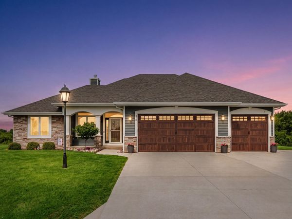 810 Westwind Dr, Eagle, WI 53119