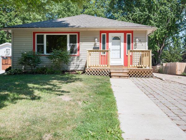 826 N Main St, Hartford, WI 53027