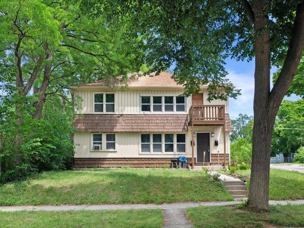 5400 N 53rd St, Unit 5402, Milwaukee, WI 53218