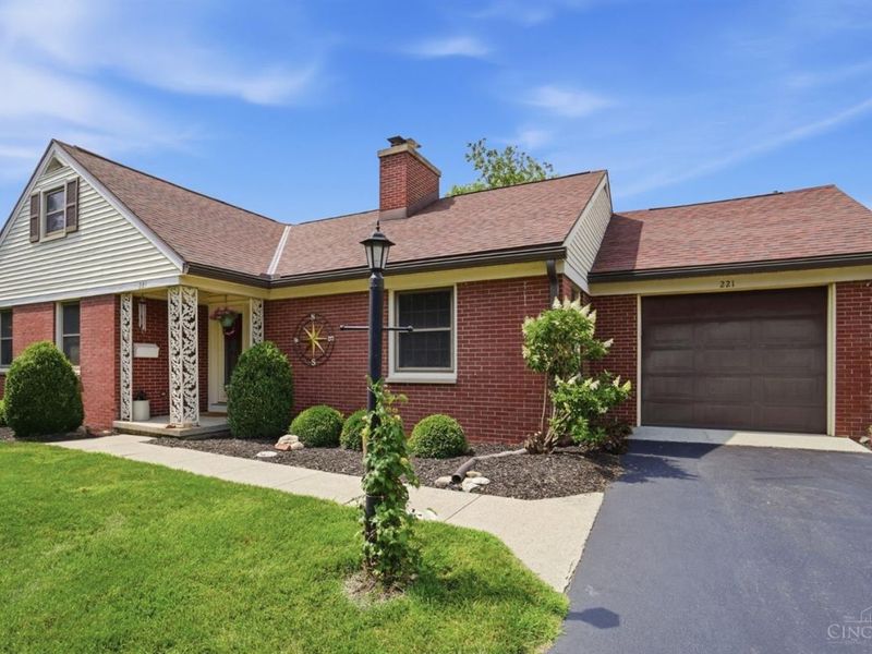 221 Virginia Circle, Wilmington, OH 45177 Photo 2