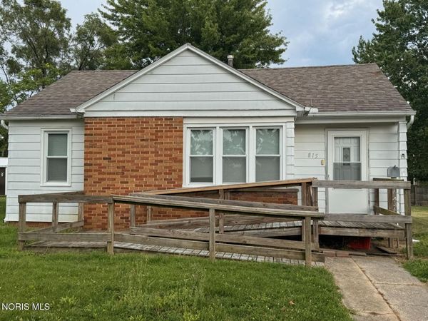 815 S Walnut Street , Bryan, OH 43506