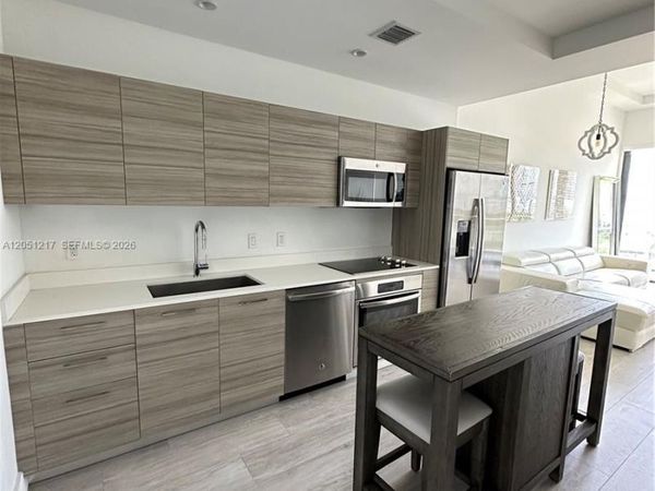121 NE 34th St , Unit L605, Miami, FL 33137