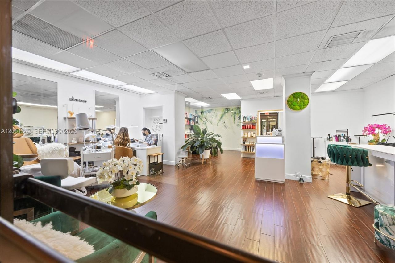 300 Bayview Dr , Unit 903, Sunny Isles Beach, FL 33160 Photo