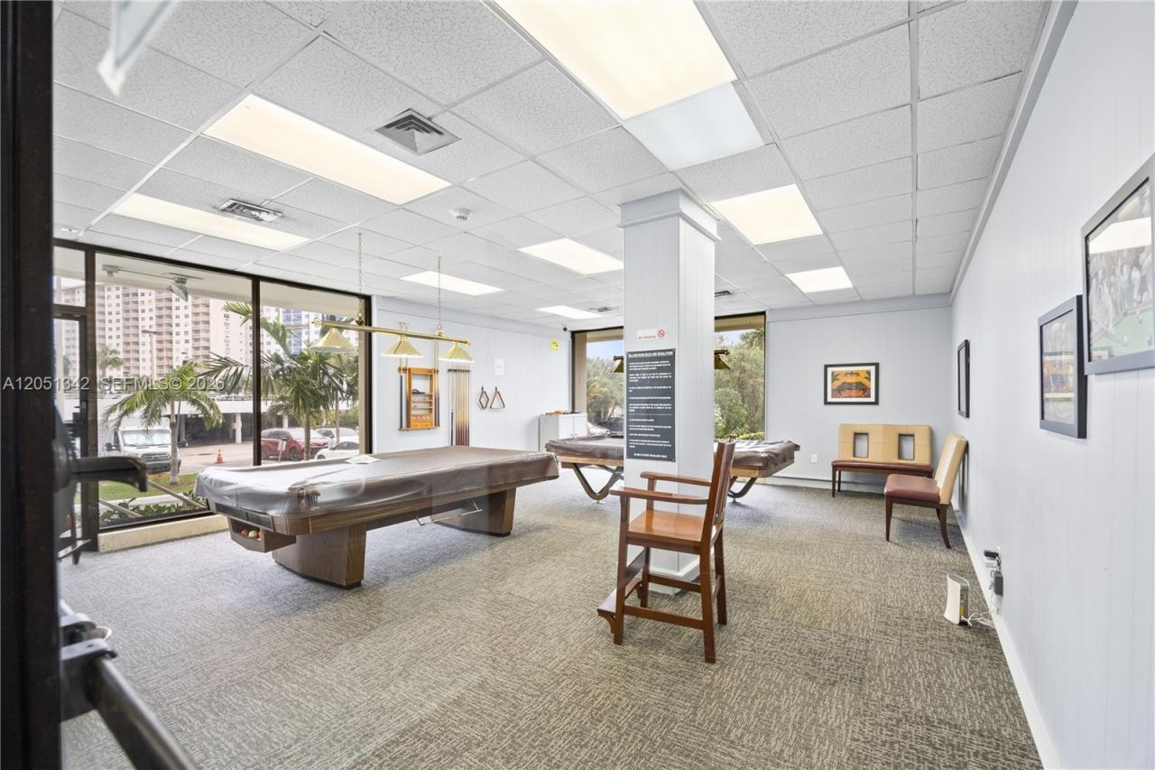 300 Bayview Dr , Unit 903, Sunny Isles Beach, FL 33160 Photo