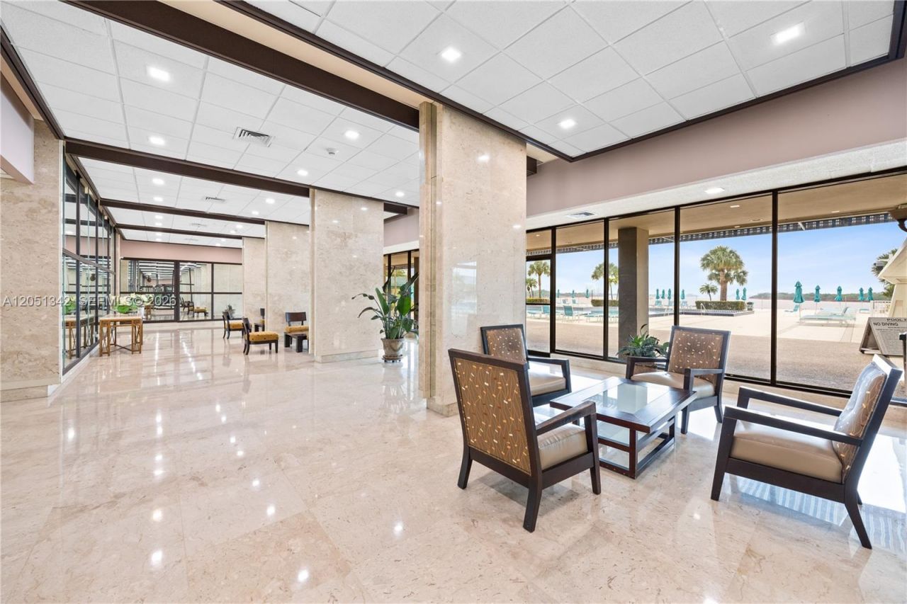 300 Bayview Dr , Unit 903, Sunny Isles Beach, FL 33160 Photo