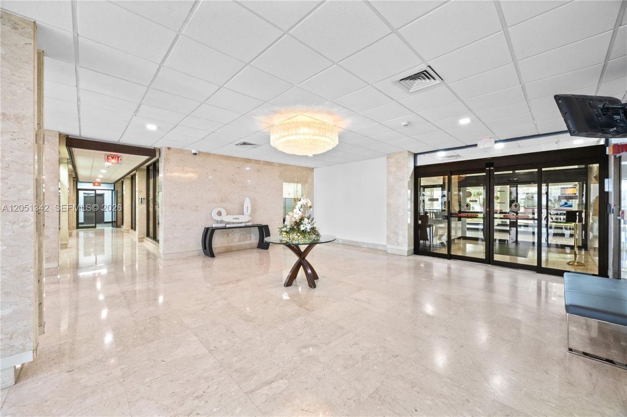 300 Bayview Dr , Unit 903, Sunny Isles Beach, FL 33160 Photo