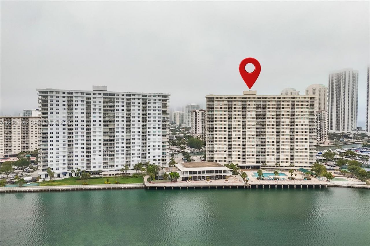 300 Bayview Dr , Unit 903, Sunny Isles Beach, FL 33160 Photo