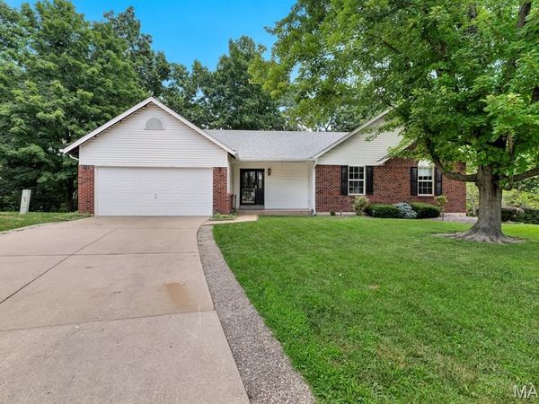 522 Winter Park Drive, O'Fallon, MO 63366