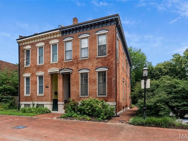 1322 S 10th Street, St Louis, MO 63104