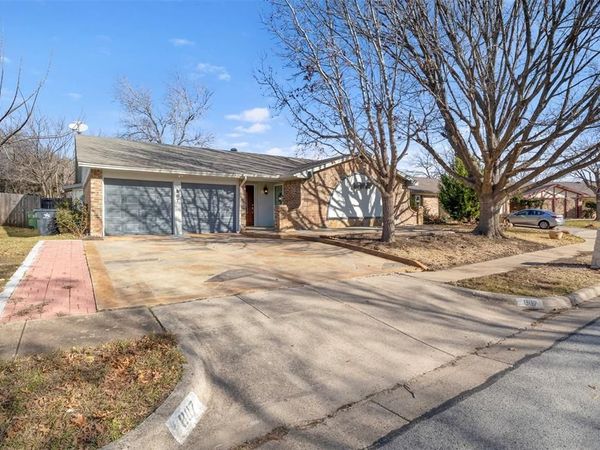 807 Salem Drive, Arlington, TX 76014