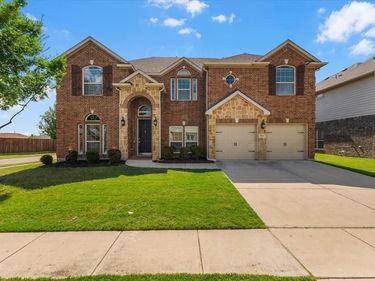 9833 Saltbrush Street, Fort Worth, TX 76177