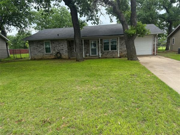 1530 W Groesbeck Street, Stephenville, TX 76401