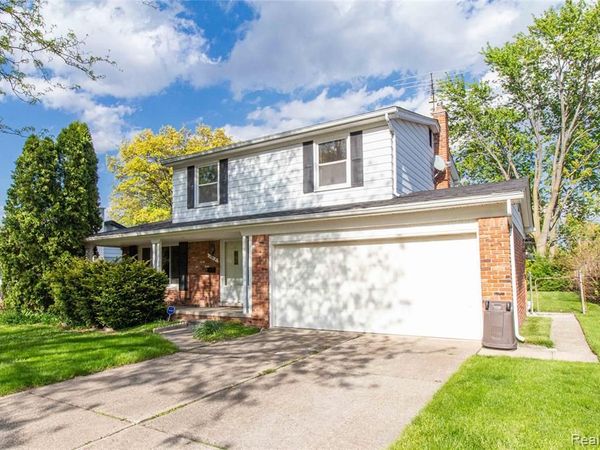 2118 Alexander Drive, Troy, MI 48083