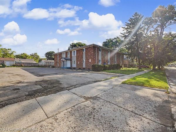 1870 Saint Johns Boulevard , Lincoln Park, MI 48146