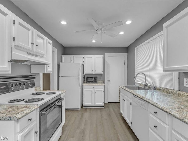 270 Pasadena, Elyria, OH 44035 Photo 16
