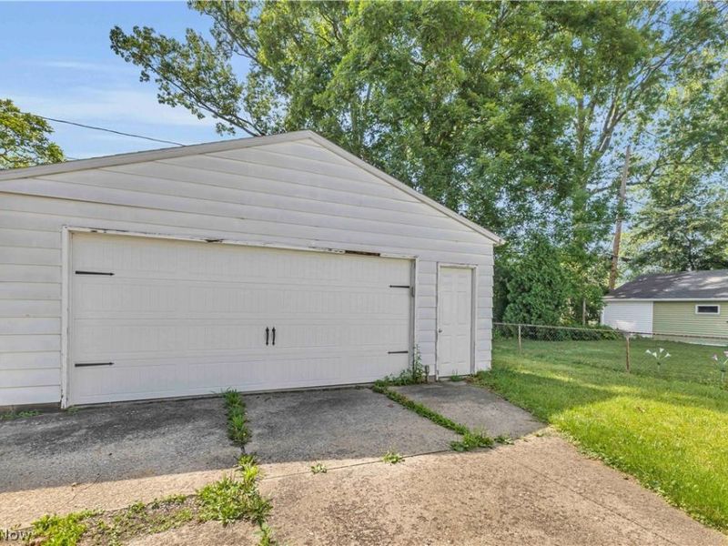 270 Pasadena, Elyria, OH 44035 Photo 4