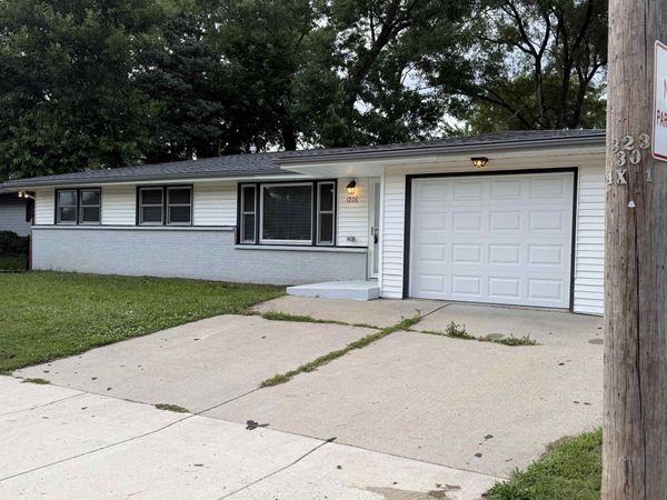 1206 Harlem Road, MACHESNEY PARK, IL 61115