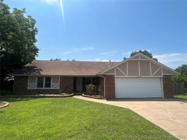 6808 S 29th West Avenue , Tulsa, OK 74132