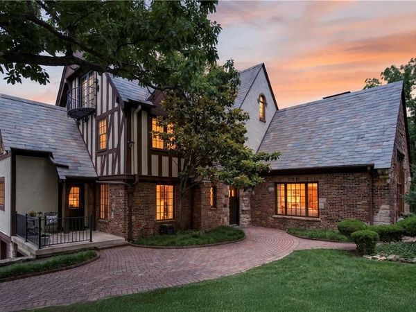 840 Rockwell Lane, Kansas City, MO 64112
