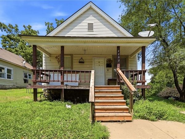 2202 Wood Avenue, Kansas City, KS 66104