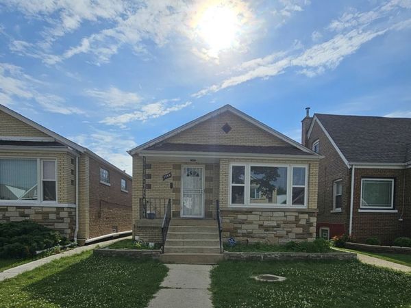 7249 S Sacramento Avenue , Chicago, IL 60629