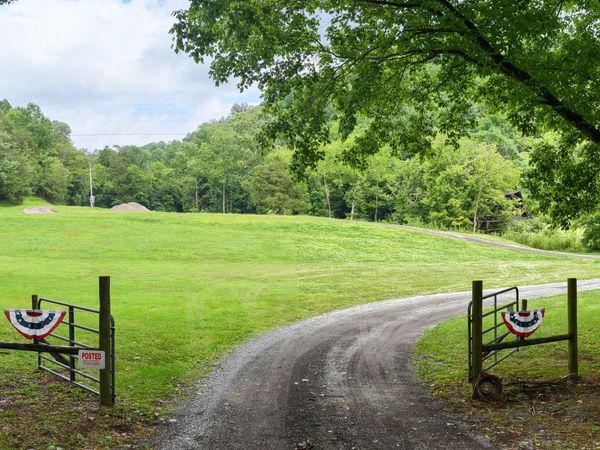 1505 Dark Hollow Rd , Lafayette, TN 37083