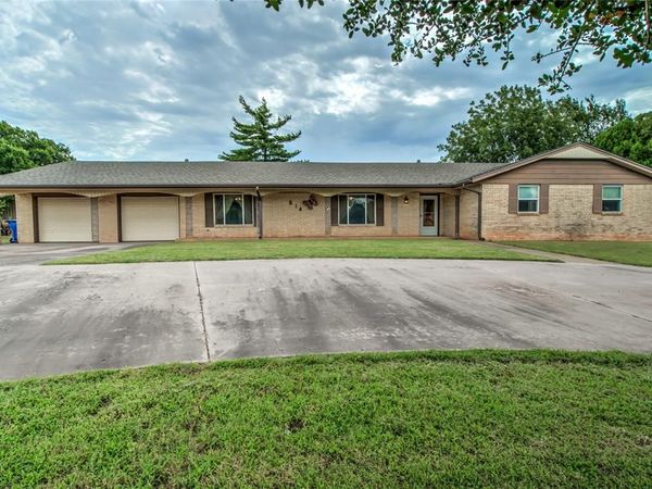 614 S Lakehoma Place Drive, Mustang, OK 73064