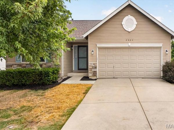 2004 Teresa Fields Lane, Lake St Louis, MO 63367