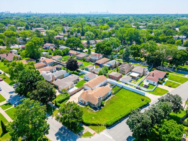 5261 Mulford Street , Skokie, IL 60077