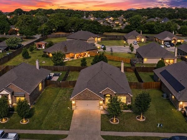 531 Hidden Springs Trail, Azle, TX 76020