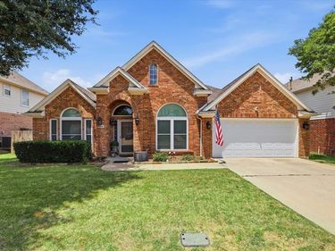 5541 Cranberry Drive, Fort Worth, TX 76137