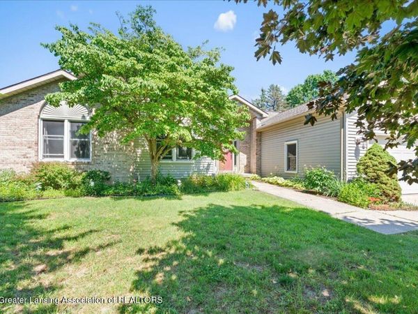 2470 Walenjus Court, Holt, MI 48842
