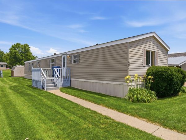 607 E 1ST, Wilton, IA 52778