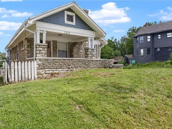 2420 E 42nd Street, Kansas City, MO 64130