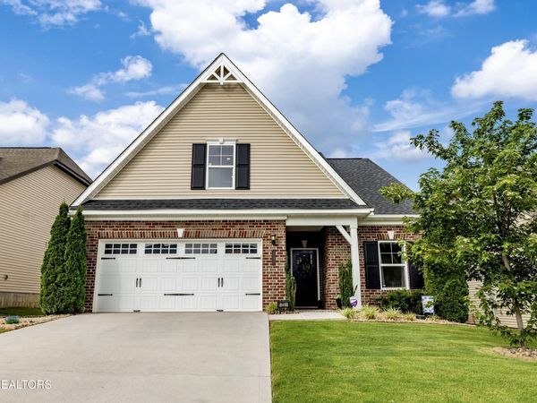 1231 Branch Creek Ln, Maryville, TN 37801