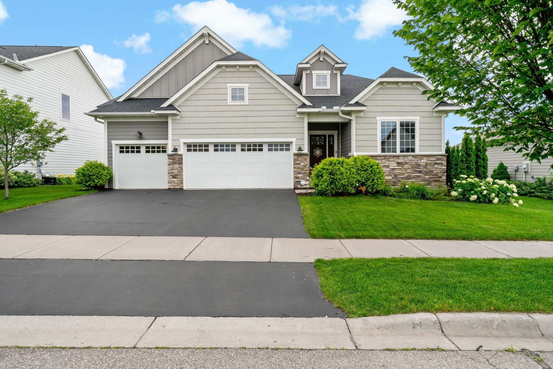 1209 Inspiration Parkway N, Bayport, MN 55003