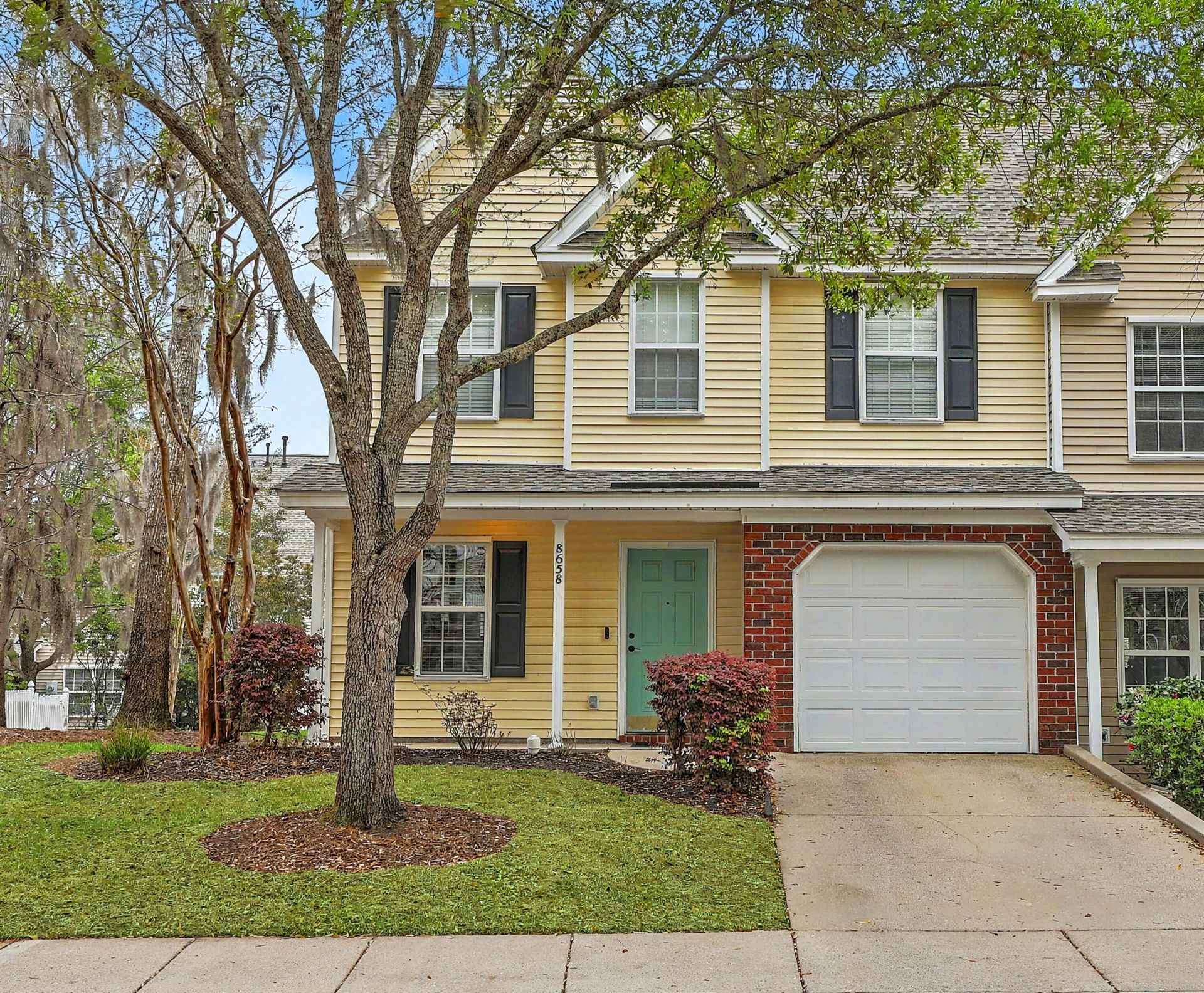 8658 Grassy Oak Trail Photo 2