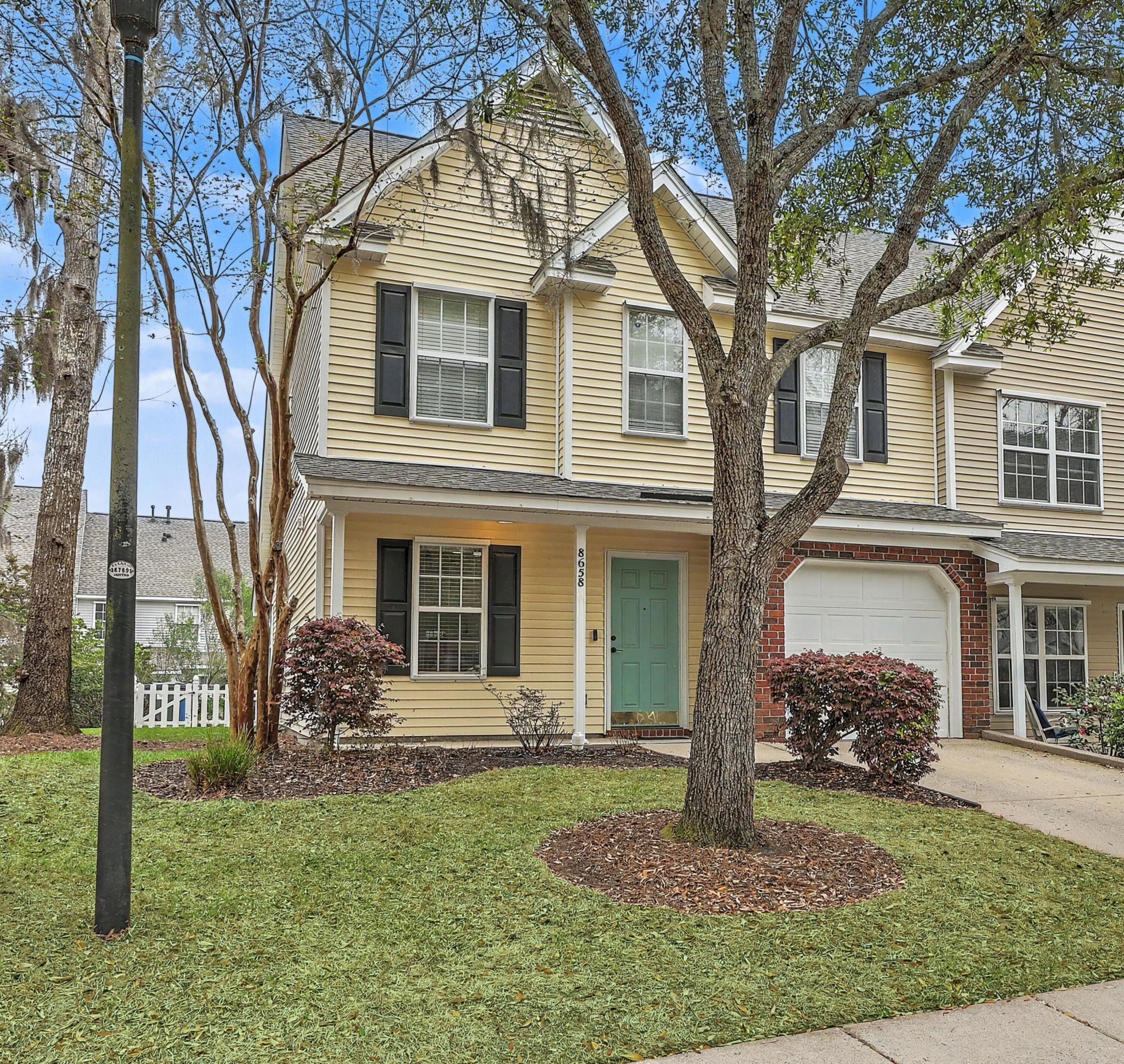 8658 Grassy Oak Trail Photo 3