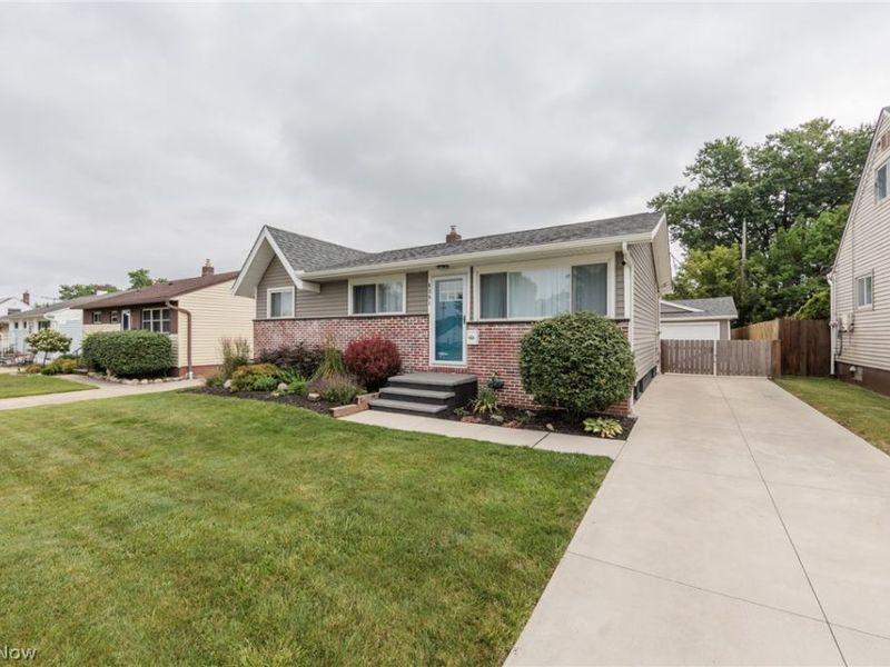 6391 Almont Drive, Brook Park, OH 44142 Photo 1