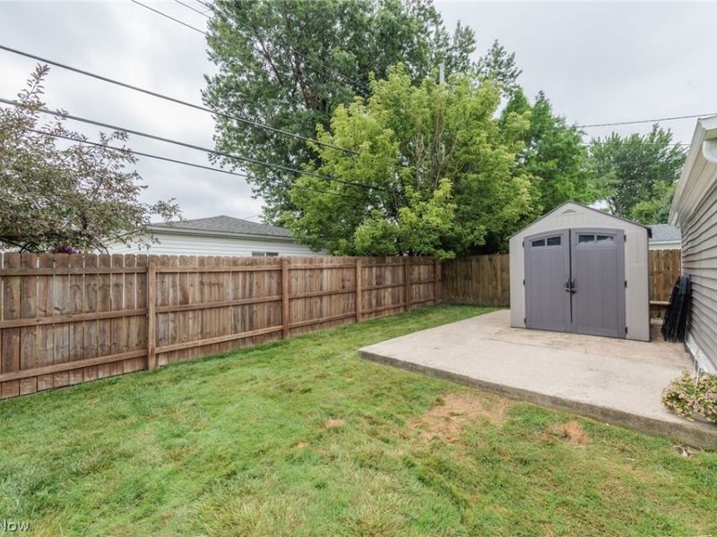 6391 Almont Drive, Brook Park, OH 44142 Photo 5