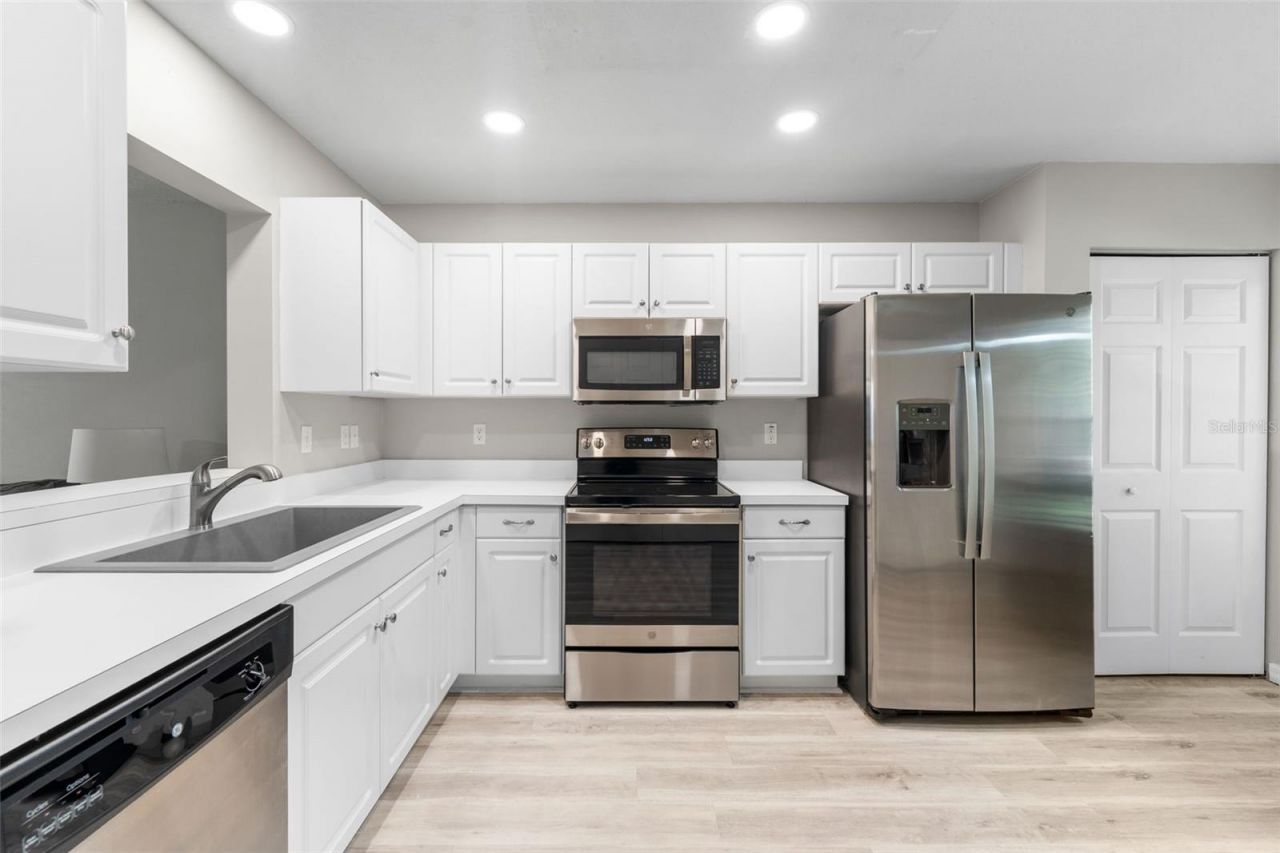 2636 SW 35th Place, Unit 13, Gainesville, FL 32608 Photo