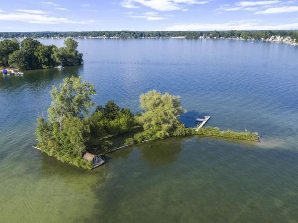2483 Crystal, Crystal, MI 48818