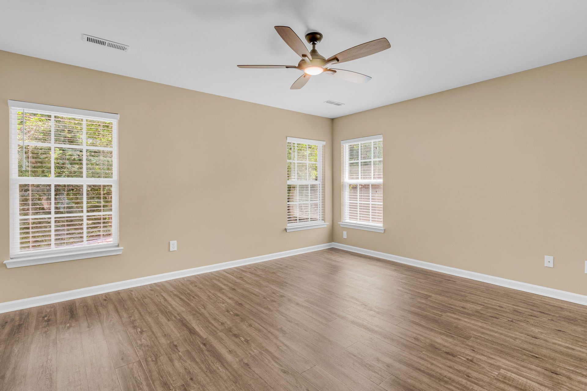 5150 Trump Street Photo 27