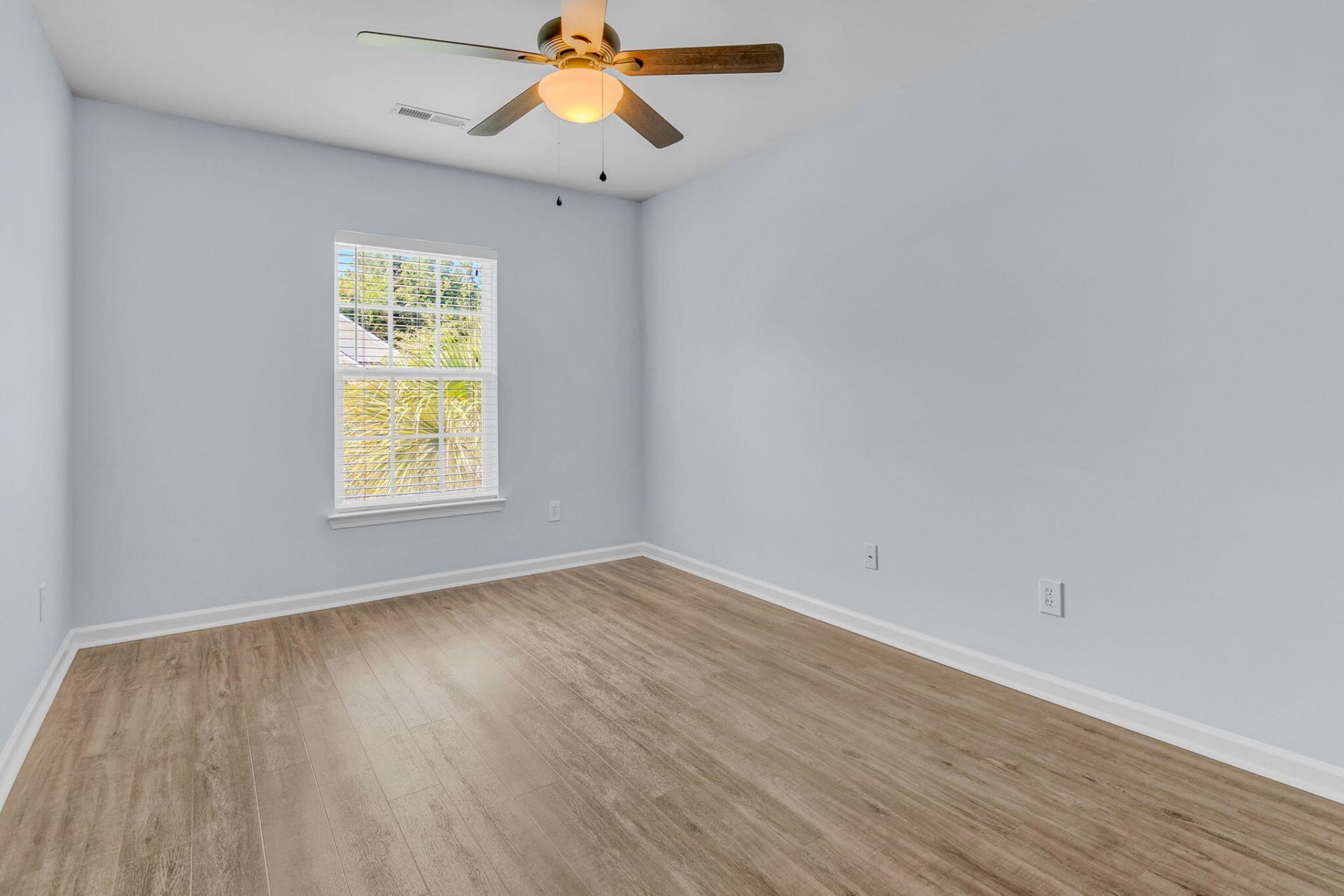 5150 Trump Street Photo 32