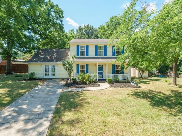 6421 Whitewater Drive , Charlotte, NC 28214